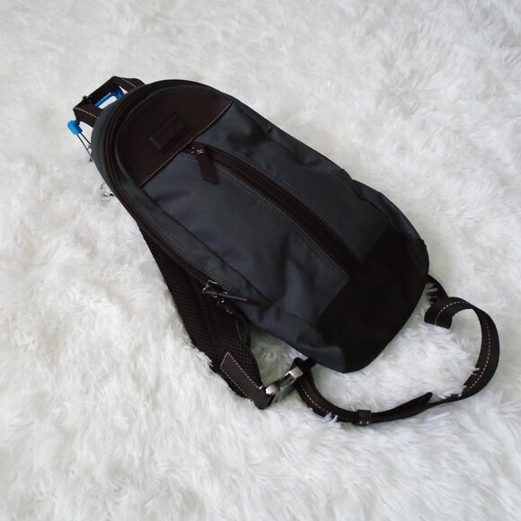 Coach Men Varick Sling Backpack Gray F70692 - Picture 2 of 15